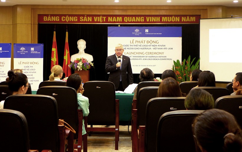 Đại sứ Australia tại Việt Nam - ngài Craig Chittick - phát biểu tại buổi lễ phát động cuộc thi Thiết kế logo