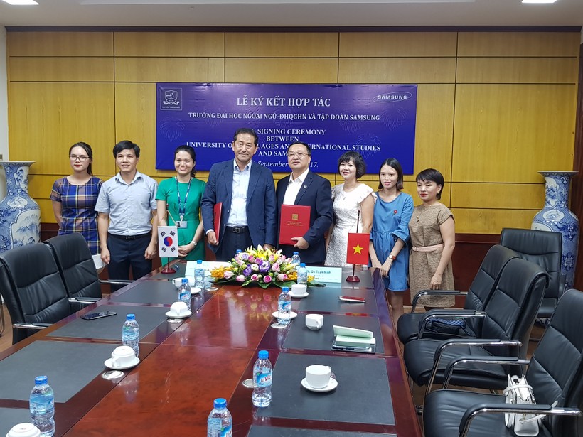 Lễ ký kết Biên bản ghi nhớ giữa Trường ĐH Ngoại ngữ (ĐHQGHN) và Samsung Việt Nam