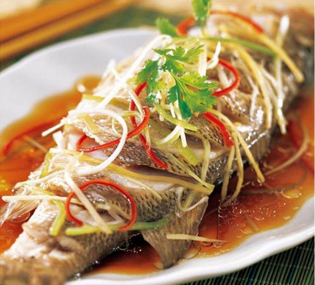 Món cá hấp là món ăn dễ làm và giứ lại được nhiều chất dinh dưỡng nhất.