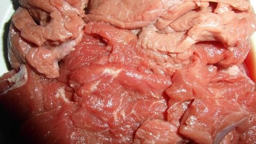 Thịt lợn sề “hóa phép” thành thịt bò: cách phân biệt