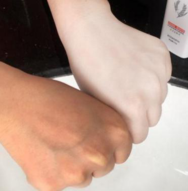 Phụ nữ lo liệu việc nhà đôi tay thô, khô nẻ trông rất khó coi: Dạy bạn một mẹo nhỏ, bàn tay vừa trắng vừa mịn!
