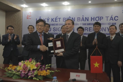 Samsung Việt Nam và Học viện Công nghệ Bưu chính Viễn thông hợp tác toàn diện phát triển nguồn nhân lực CNTT chất lượng cao