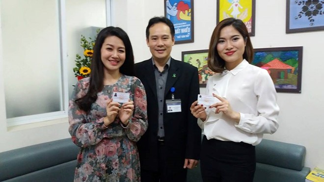 MC Hồng Nhung và Mai Trang của VTV đến đăng ký hiến tạng