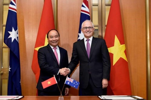 Thủ tướng Nguyễn Xuân Phúc và Thủ tướng Malcolm Turnbull tại lễ ký kết