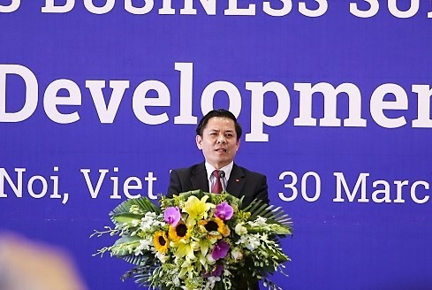 Bộ trưởng Bộ Giao thông Vận tải Nguyễn Văn Thể phát biểu khai mạc phiên thảo luận với chủ đề Phát triển cơ sở hạ tầng và Tài chính cho cơ sở hạ tầng