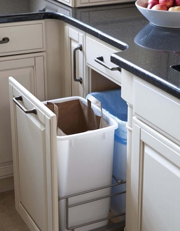 Đọc xong bài này, bạn sẽ chẳng bao giờ đặt thùng rác trong tủ bếp nữa