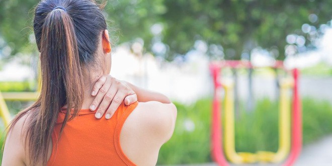 5 nguyên nhân gây đau vai gáy luôn "rình rập" bạn