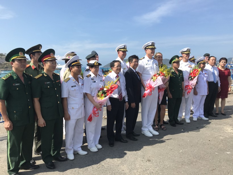 Lãnh đạo PP18 Hoa Kỳ và Việt Nam tại Cảng Nha Trang