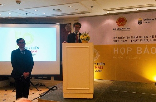 Đại sứ Thụy Điển Pereric Högberg phát biểu tại buổi họp báo