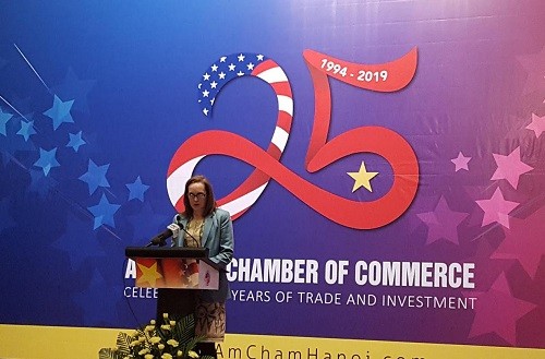 Đại biện lâm thời Đại sứ quán Hoa Kỳ tại Việt Nam, Caryn McClelland phát biểu tại buổi lễ