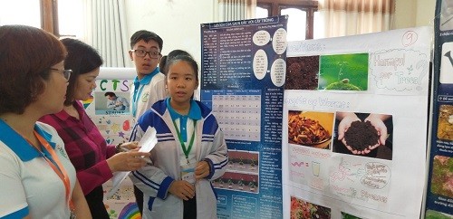 Dự án "Lợi ích của giun đất với cây trồng" của HS Trường THCS Lê Quý Đôn