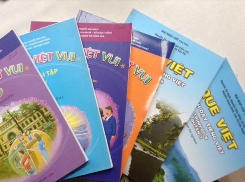 Bộ GD&ĐT đã chỉ đạo tổ chức biên soạn, biên tập, thiết kế chế bản, in và phát hành hai bộ sách “Tiếng Việt vui” và “Quê Việt”