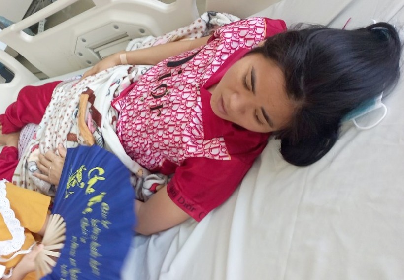 Cô Đỗ Thị Thanh Thẩm đang điều trị tại Bệnh viện Tim Mạch An Giang.