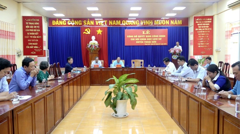 Lễ công bố Quyết định công nhận Chi hội Khoa học Lịch sử huyện Thoại Sơn (An Giang)