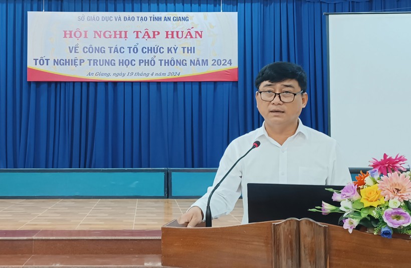 Ông Nguyễn Quốc Khanh - Phó Giám đốc Sở GD&ĐT An Giang phát biểu tại Hội nghị.