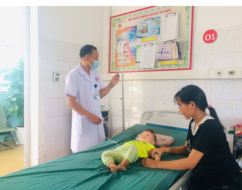 Bệnh nhi đang được chăm sóc và theo dõi tại BVĐK Quang Bình. Ảnh: BVĐK Quang Bình