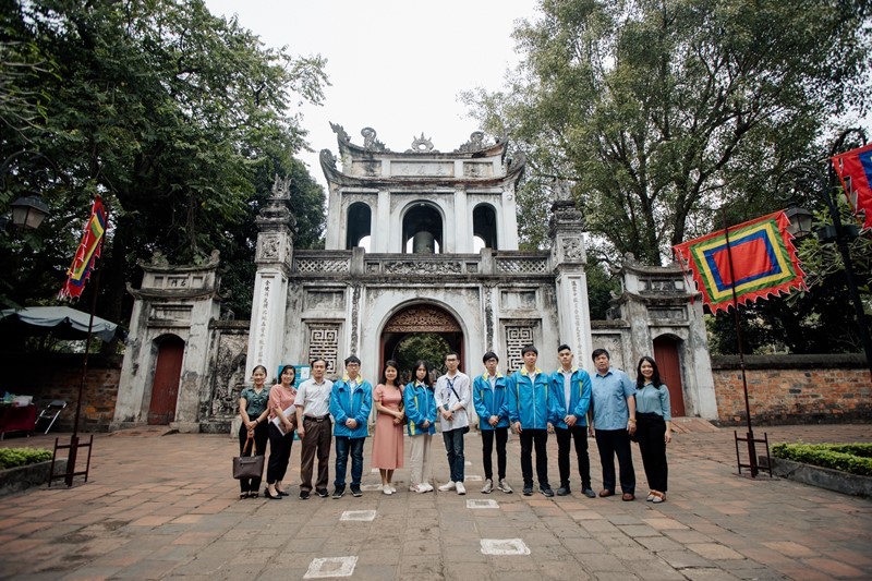Giáo viên bồi dưỡng và học sinh trường THPT Chuyên Hùng Vương tham dự vòng 2 chọn đội tuyển Olympic quốc tế năm 2021.