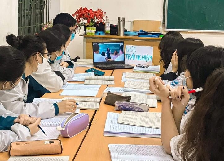 Ôn tập Ngữ văn theo "Góc trải nghiệm" của học sinh Trường THPT Quang Hà