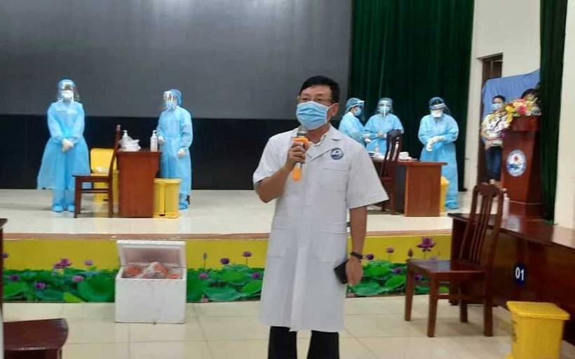 Chủ tịch UBND tỉnh Vĩnh Phúc Lê Duy Thành chỉ đạo tại Bệnh viện Đa khoa tỉnh.