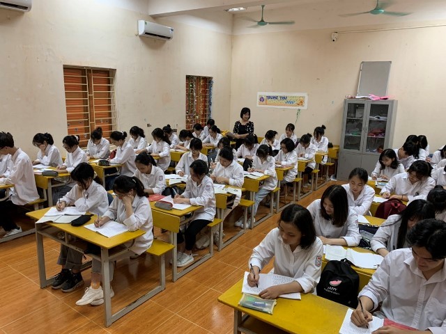 Buổi ôn tập Ngữ văn tại Trường THPT Vĩnh Yên (Vĩnh Phúc). Ảnh tư liệu