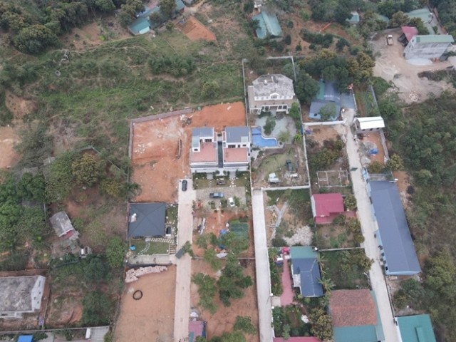 Nhiều biệt thự, nhà và các công trình xây dựng trái phép tại khu núi Bầu phường Liên Bảo, Vĩnh Yên