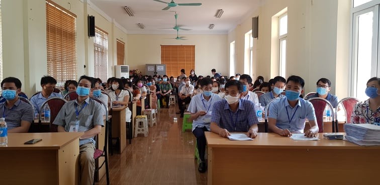 Họp cán bộ làm thi tại Điểm thi Trường THPT Nguyễn Thái Học