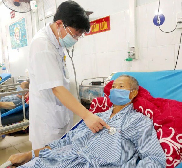 Bệnh nhân đang được điều trị tại BVĐK tỉnh Tuyên Quang. Ảnh: BVĐK Tuyên Quang.
