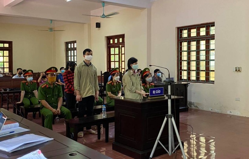 Bị cáo Nguyễn Thị Kim anh bị tuyên phạt 15 năm tù. 