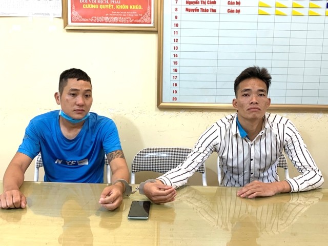 Hai đối tượng Chẳng Minh Khuê và Bàn Văn Cường bị bắt giữ. Ảnh: Công an Hà Giang