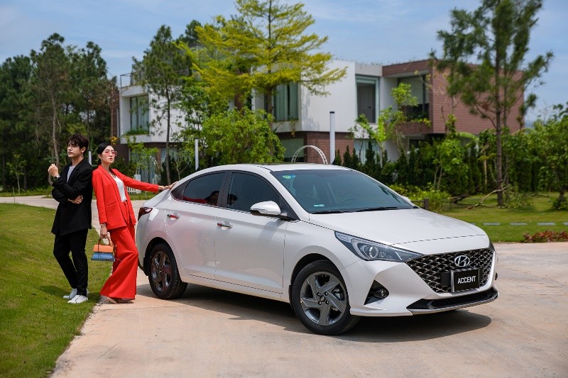 Hyundai Accent tiếp tục có số lượng bán hàng tốt nhất với 3.346 xe đến tay khách hàng trong tháng 10.
