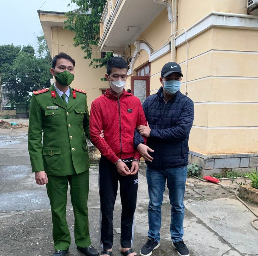 Nghi can Lương Xuân Cương bị bắt giữ sau khi trốn vào TP Hồ Chí Minh. Ảnh: Công an tỉnh Tuyên Quang