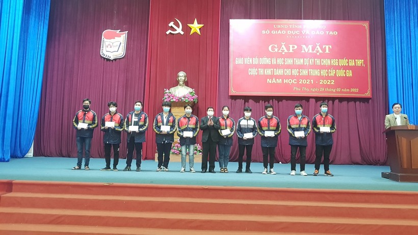 Sở GD&ĐT Phú Thọ gặp mặt các giáo viên, học sinh đội tuyển trước khi kỳ thi diễn ra