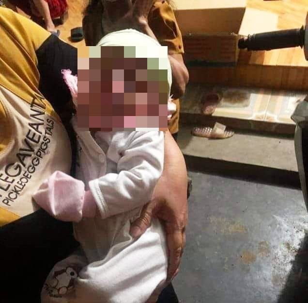 Bé gái bị bỏ rơi trước cửa một gia đình ở Tuyên Quang. 