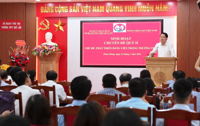 Lãnh đọa Huyện ủy Đoan Hùng phát biểu tại buổi sinh hoạt chuyên đề.