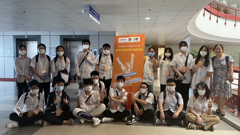 Học sinh Trường THPT Chuyên Hùng Vương tham gia vòng chung kết quốc gia cuộc thi Vô địch tin học văn phòng năm 2022