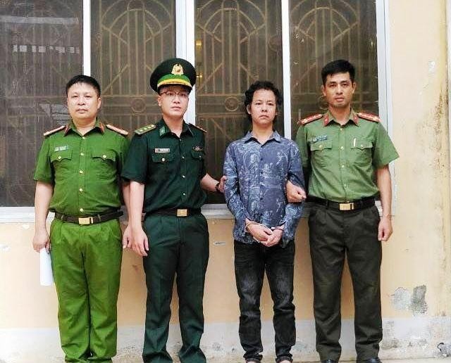 Đối tượng Tuấn bị lực lượng chức năng bắt giữ khi cố gắng nhập cảnh trái phép về Việt Nam. Ảnh: Công an tỉnh Tuyên Quang 