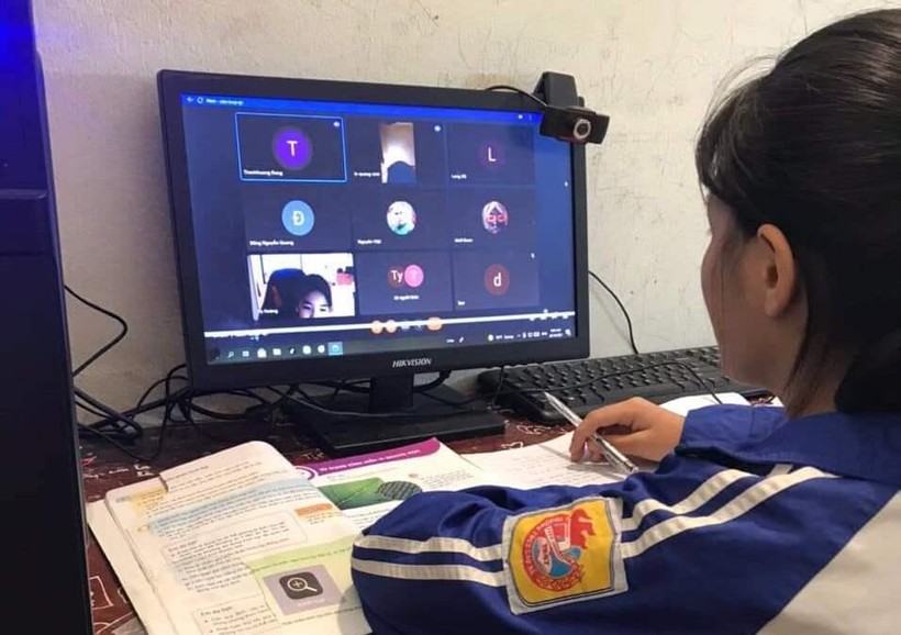 Giờ học trực tuyến của học sinh Trường THCS Cao Xá, huyện Lâm Thao, Phú Thọ.