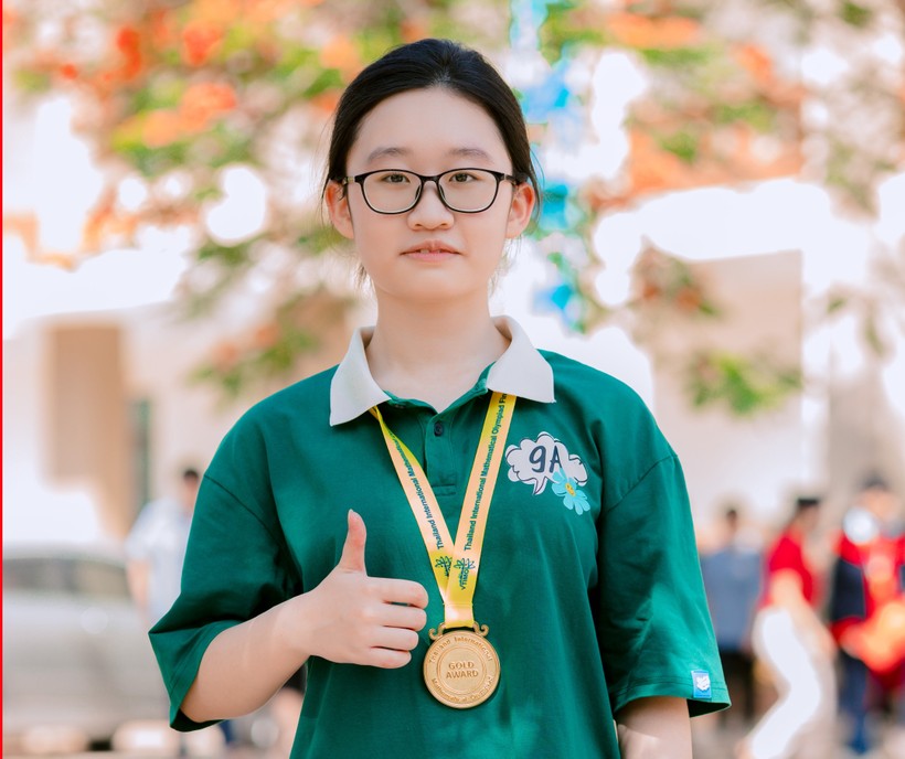 Em Trần Lan Anh có điểm thi 3 môn chung cao nhất trong kỳ thi vào lớp 10 THPT năm học 2023-2024. Ảnh: Hiền Mai