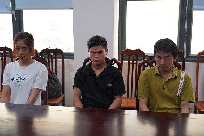 Các đối tượng bị bắt tạm giam về hành vi tổ chức người khác nhập cảnh Việt Nam trái phép. Ảnh: Công an tỉnh Hà Giang.