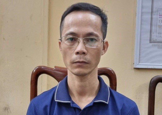 Nguyễn Tuấn Hùng bị bắt giữ. (Ảnh: Công an tỉnh Tuyên Quang)
