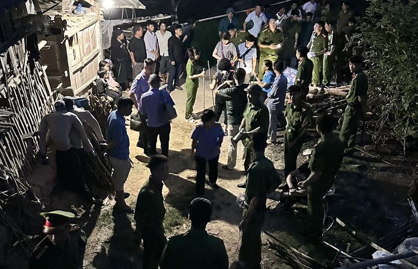 Lực lượng chức năng dựng lại hiện trường vụ án xảy ra vào ngày 23/7. Ảnh: Công an Hà Giang.