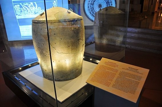 Thạp đồng Đào Thịnh, một hiện vật bằng đồng thuộc nền văn hóa Đông Sơn.