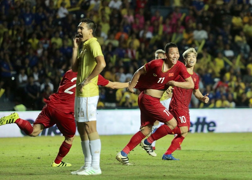 Hạ gục Thái Lan, ĐT Việt Nam tiến gần với giấc mơ World Cup