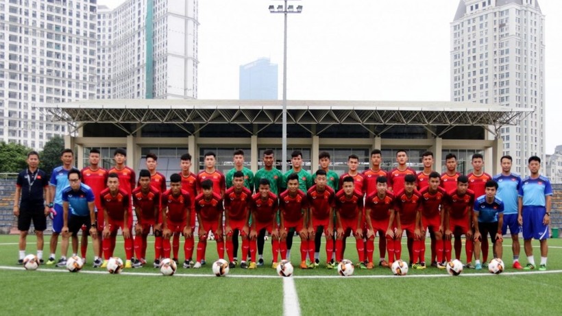 HLV Hoàng Anh Tuấn đã chính thức chốt danh sách 23 cầu thủ U18 Việt Nam sẽ tham dự giải U18 ĐNÁ 2019