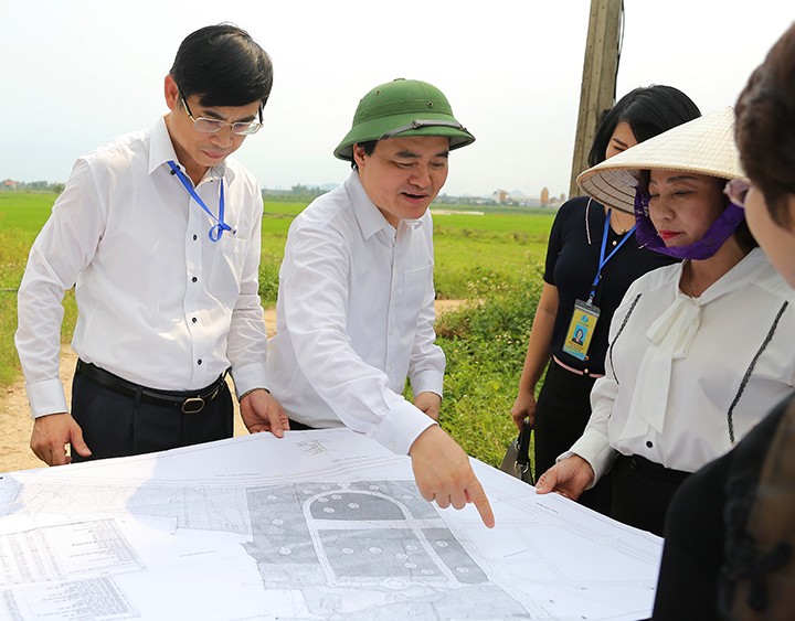 Bộ trưởng Phùng Xuân Nhạ: Trường ĐH Hạ Long phải thành trung tâm đô thị đại học