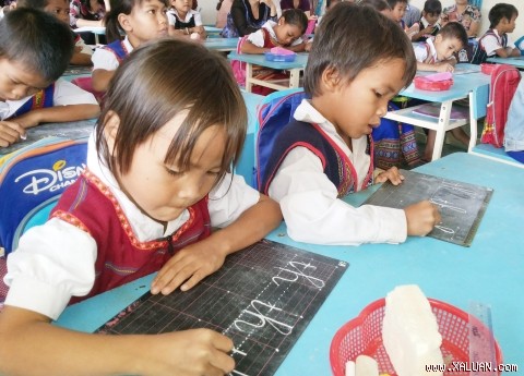 Kon Tum mở rộng quy mô trường lớp dạy tiếng dân tộc