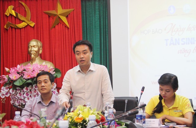 Ông Nguyễn Thiên Tú - Phó Chủ tịch thường trực Hội sinh viên Việt Nam thành phố Hà Nội phát biểu tại buổi họp báo