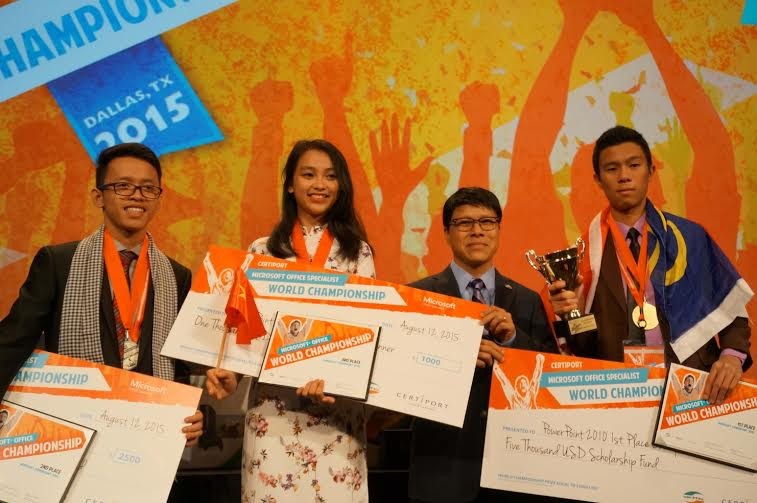 Nguyễn Thị Hiền Gia giành Huy chương Đồng  nội dung thi Microsoft PowerPoint® 2010.