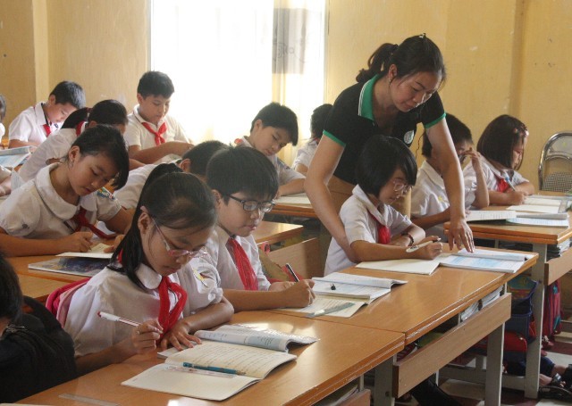 Giờ học của cô trò Trường tiểu học Đình Bảng 1 (Bắc Ninh)