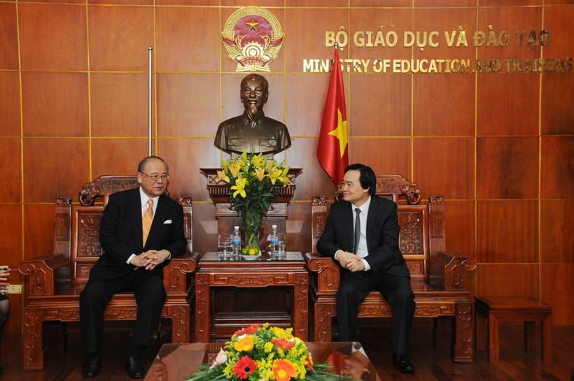 Bộ trưởng Bộ GD&ĐT Phùng Xuân Nhạ tiếp ngài Tsutomo Takebe - Cố vấn Nghị sĩ hữu nghị Việt Nhật.